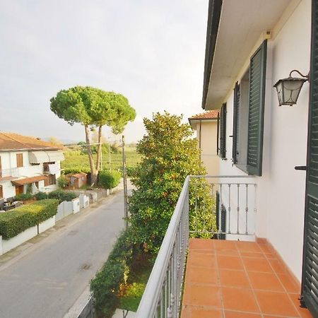 Raffinato Attico Vicino Al Mare Con Solarium Lido Di Camaiore Bagian luar foto