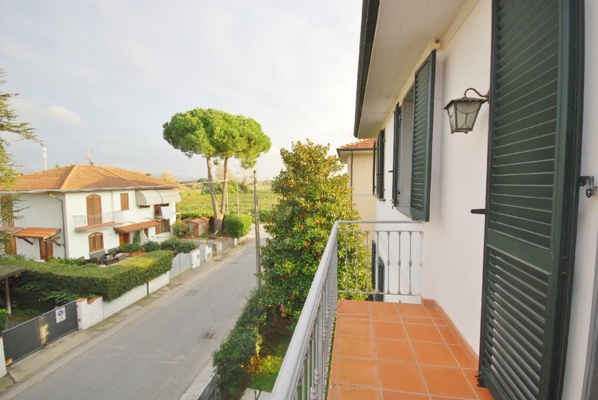 Raffinato Attico Vicino Al Mare Con Solarium Lido Di Camaiore Bagian luar foto