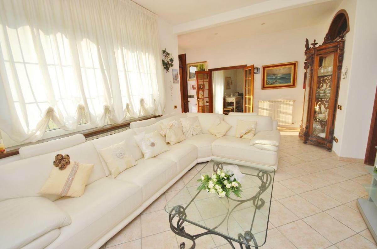 Raffinato Attico Vicino Al Mare Con Solarium Lido Di Camaiore Bagian luar foto