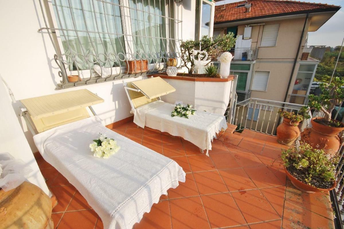 Raffinato Attico Vicino Al Mare Con Solarium Lido Di Camaiore Bagian luar foto