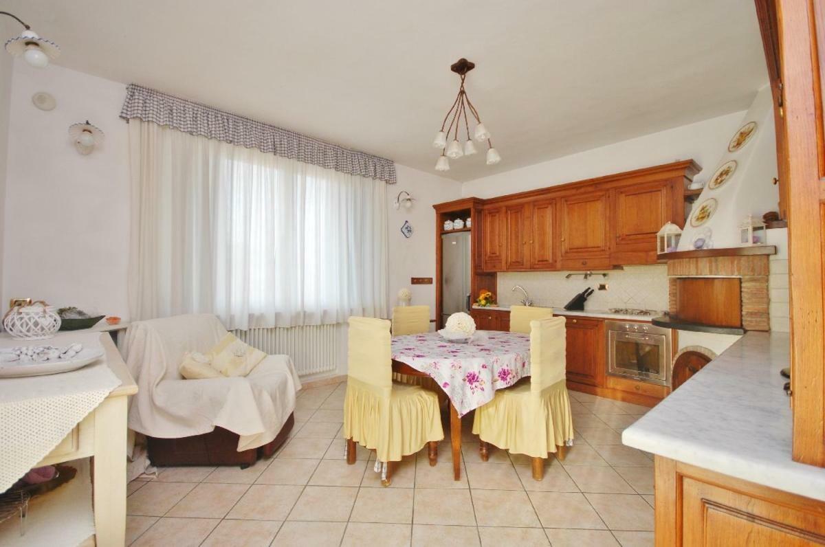 Raffinato Attico Vicino Al Mare Con Solarium Lido Di Camaiore Bagian luar foto